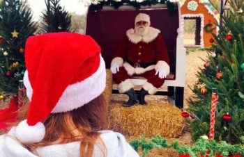 Christmas-in-austin-texas-best-place-for-santa-photos-near-me-georgetown-photos-with-santa-clause-2021-2022-2023